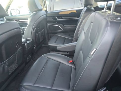 Used 2025 Kia Telluride S FWD image 12