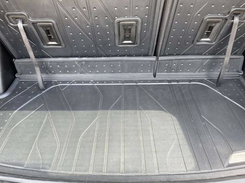Used 2021 Chevrolet Traverse LT w/ LPO, Floor Liner Package AWD/4WD image 17