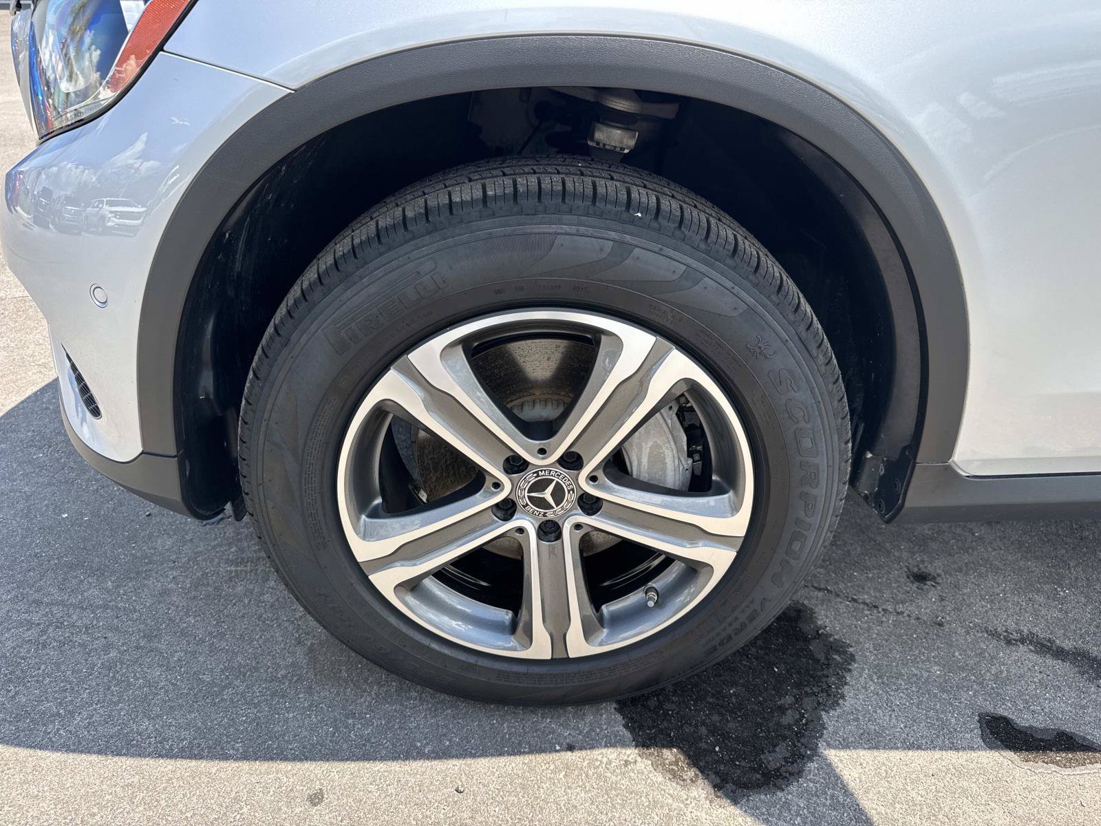 Used 2019 Mercedes-Benz GLC 300 image 10