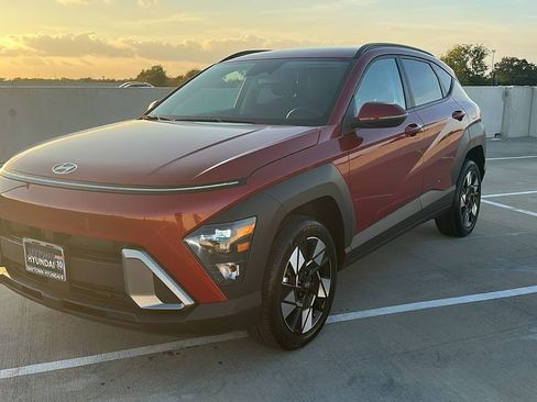 Certified 2025 Hyundai Kona SEL image 8