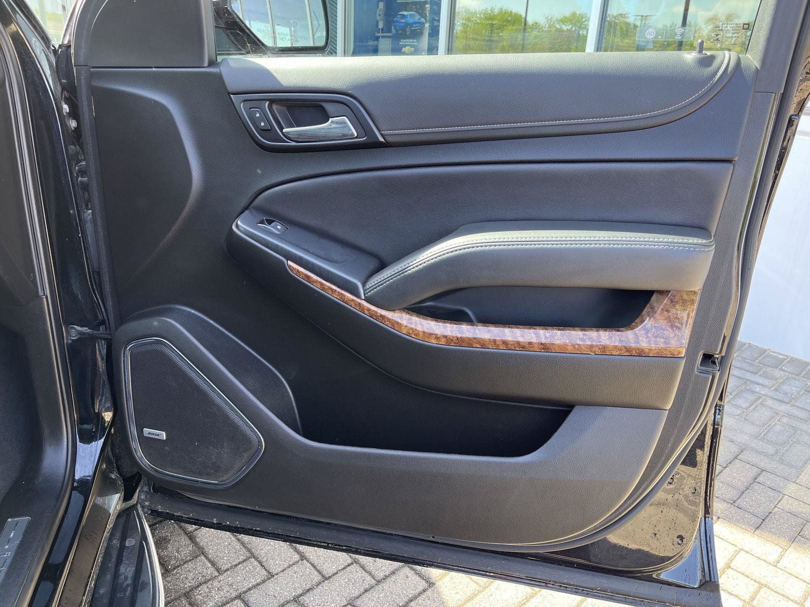 Used 2020 Chevrolet Tahoe Premier AWD/4WD image 36