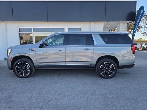 New 2026 GMC Yukon XL Denali w/ Sun & Power Step Package AWD/4WD image 4