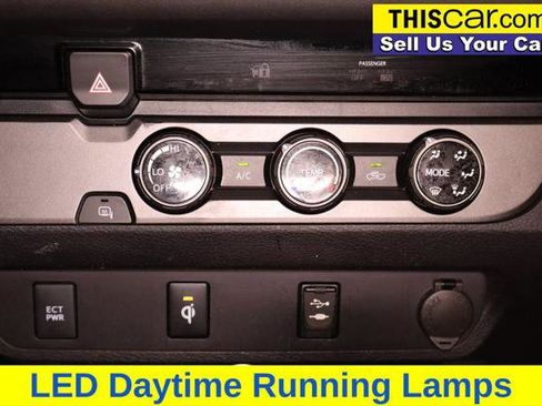 Used 2017 Toyota Tacoma TRD Sport w/ Tow Package image 18