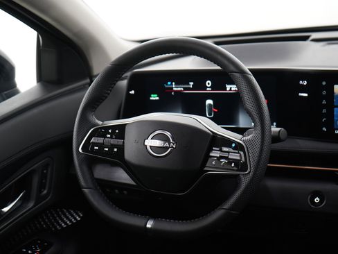 Used 2025 Nissan Ariya AWD image 14