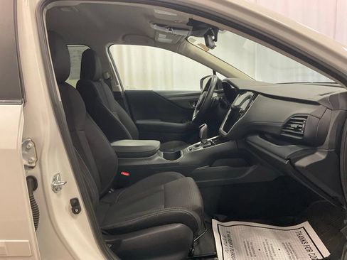 Used 2025 Subaru Outback Premium AWD/4WD image 33