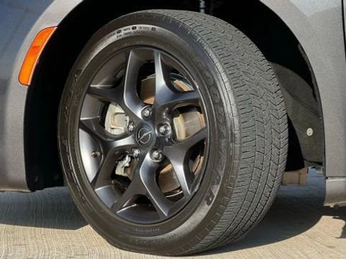 Used 2018 Chrysler Pacifica Touring Plus w/ S Appearance Package image 53