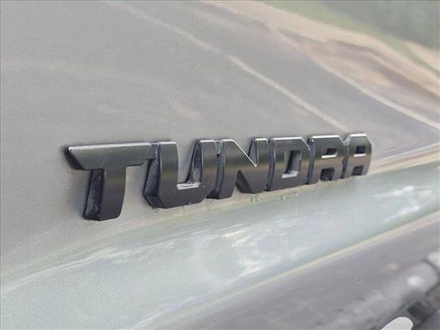 Used 2017 Toyota Tundra SR5 w/ SR5 Upgrade Package AWD/4WD image 12