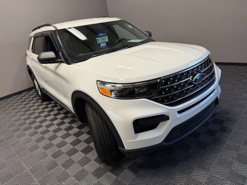 Used 2020 Ford Explorer XLT w/ Comfort Package AWD/4WD image 2