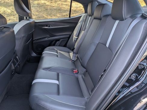 Used 2025 Toyota Camry SE w/ Convenience Package image 18