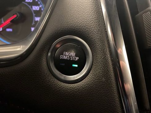 Used 2023 Chevrolet Traverse RS image 18