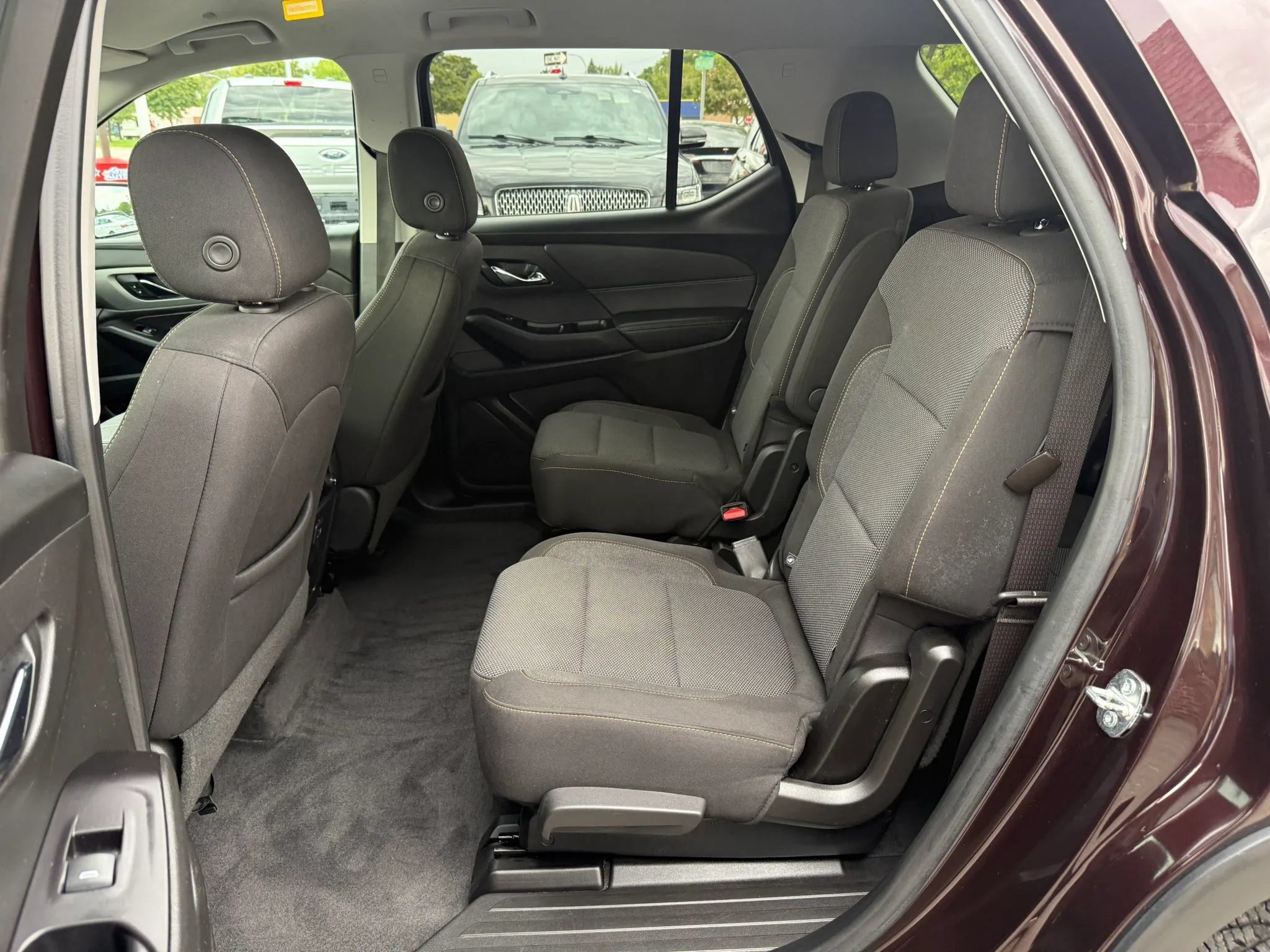 Used 2020 Chevrolet Traverse LT FWD image 29