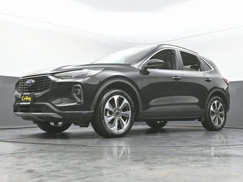 Used 2025 Ford Escape Platinum image 49