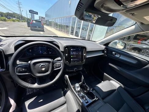 Used 2025 Volvo XC40 B5 Plus AWD/4WD image 21