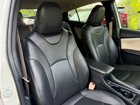 Used 2019 Toyota Prius LE FWD image 18