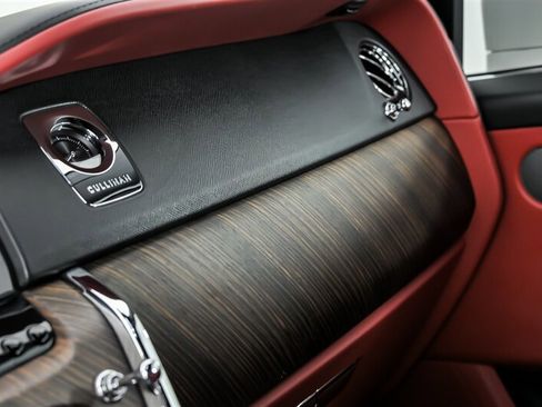 Used 2023 Rolls-Royce Cullinan w/ Leather Finishing Pack AWD/4WD image 38