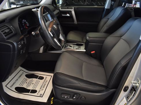 Used 2023 Toyota 4Runner SR5 Premium w/ Moonroof Package RWD image 25
