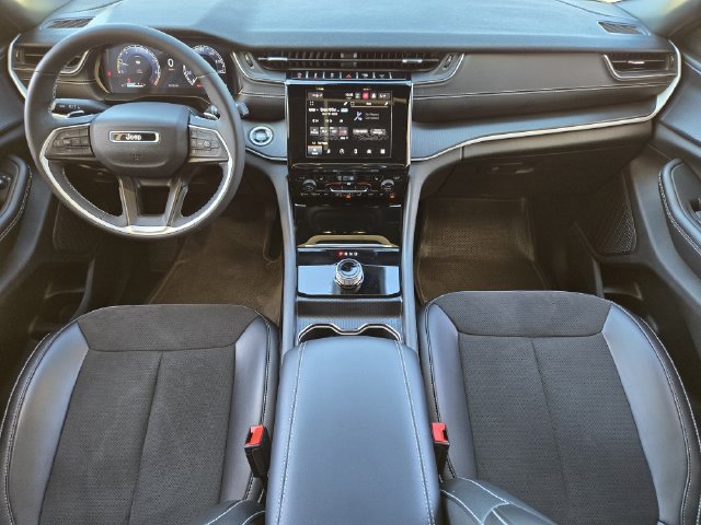 Used 2024 Jeep Grand Cherokee L Altitude AWD/4WD image 25