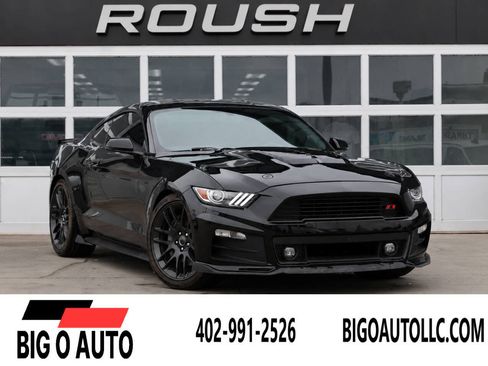 Used 2017 Ford Mustang GT Premium RWD image 1