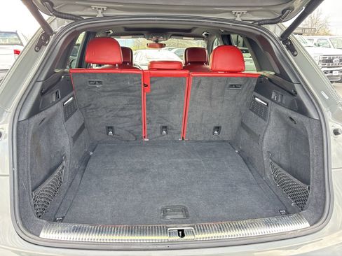 Used 2019 Audi SQ5 Prestige w/ Prestige Package image 22