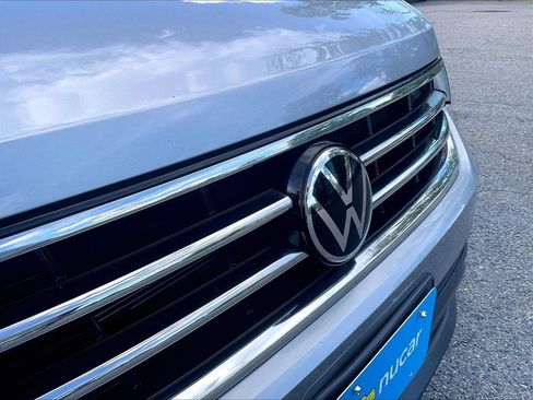 Used 2023 Volkswagen Tiguan SE AWD/4WD image 31