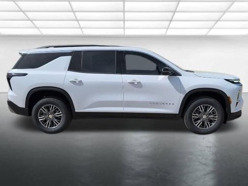 New 2026 Chevrolet Traverse LT w/ Driver Confidence Package FWD image 33
