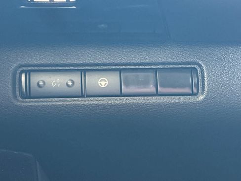 Used 2022 Nissan Pathfinder SV AWD/4WD image 34