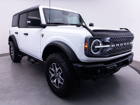 Used 2023 Ford Bronco Badlands AWD/4WD image 16