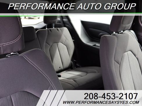 Used 2019 Chrysler Pacifica Touring Plus w/ Advanced Safetytec Group FWD image 15
