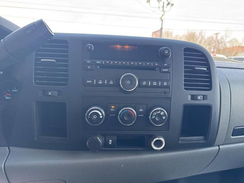 Used 2013 Chevrolet Silverado 1500 W/T image 22