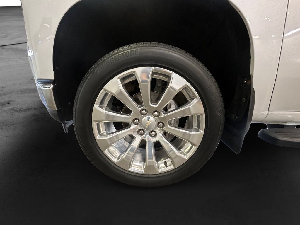 Used 2020 Chevrolet Silverado 1500 LTZ w/ LTZ Premium Package AWD/4WD image 9
