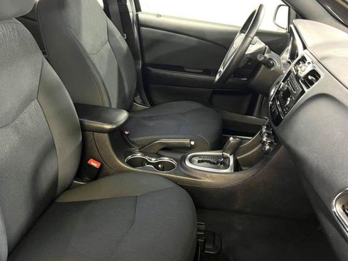 Used 2012 Chrysler 200 Touring image 8