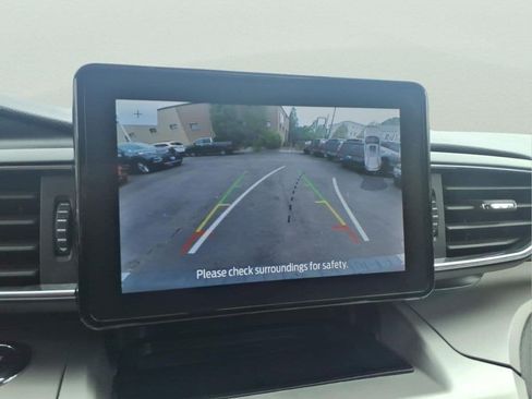 Used 2022 Ford Explorer XLT w/ Equipment Group 202A AWD/4WD image 25