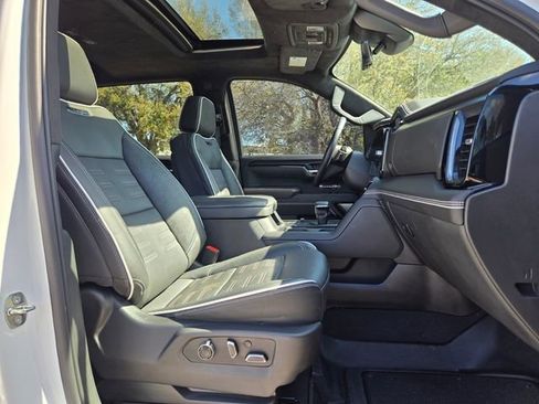 Used 2024 GMC Sierra 1500 AT4X image 17