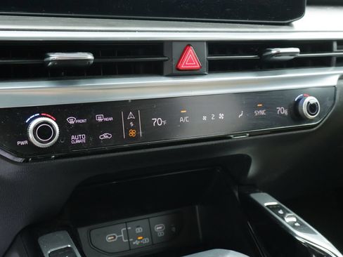 Certified 2024 Kia Sorento SX Prestige w/ Olive Brown Leather Package AWD/4WD image 31