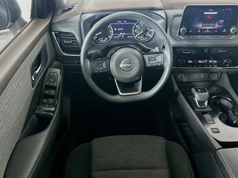 Used 2023 Nissan Rogue SV FWD image 18
