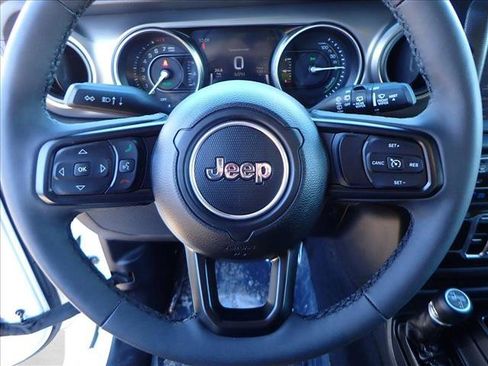 Used 2023 Jeep Wrangler Unlimited w/ Sun & Screen Package image 12