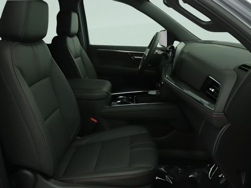 Used 2026 Chevrolet Suburban RST RWD image 30