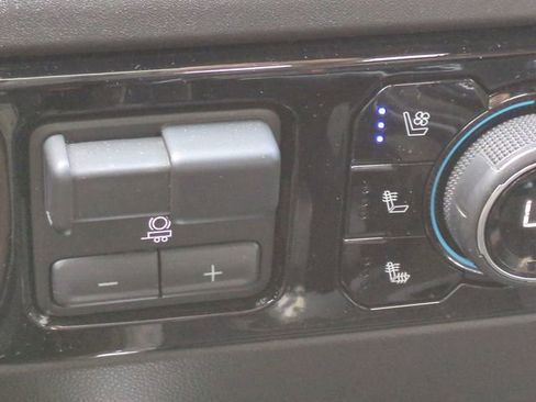 Certified 2025 Chevrolet Silverado 1500 High Country w/ High Country Premium Package AWD/4WD image 27