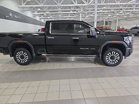 Used 2024 GMC Sierra 3500 Denali Ultimate AWD/4WD image 6
