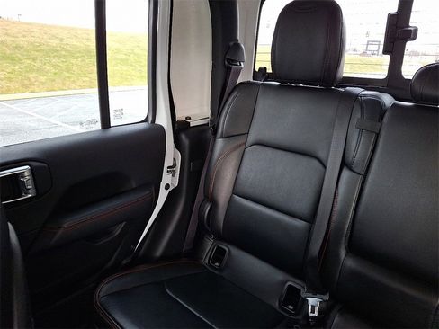 Used 2022 Jeep Gladiator Rubicon image 18