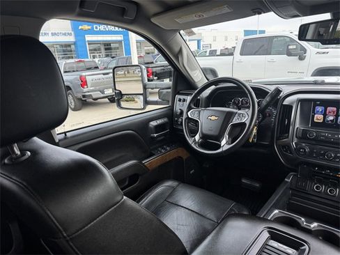 Used 2018 Chevrolet Silverado 2500 LTZ w/ LTZ Plus Package image 14