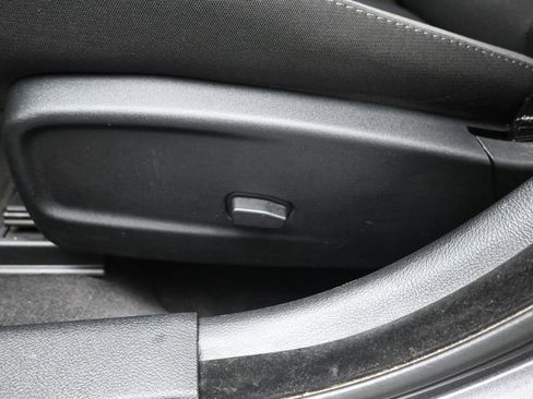 Used 2017 Dodge Charger SE w/ Blacktop Package RWD image 11
