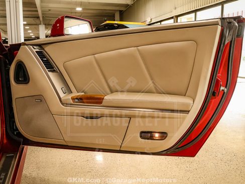 Used 2005 Cadillac XLR RWD image 81