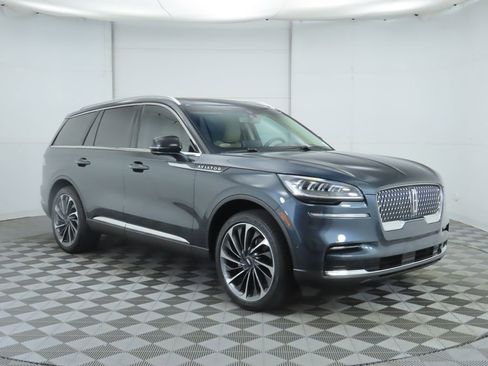 Used 2022 Lincoln Aviator Reserve w/ Equipment Group 201A image 3