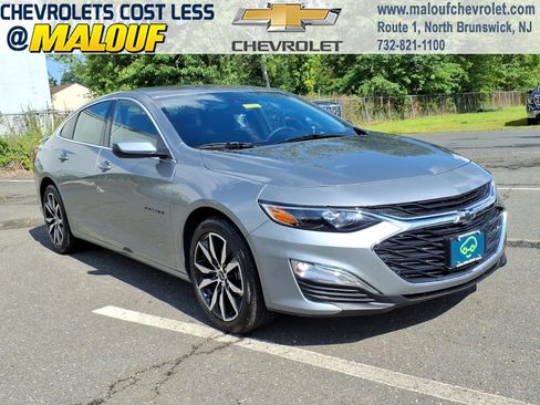 Certified 2025 Chevrolet Malibu RS FWD image 1