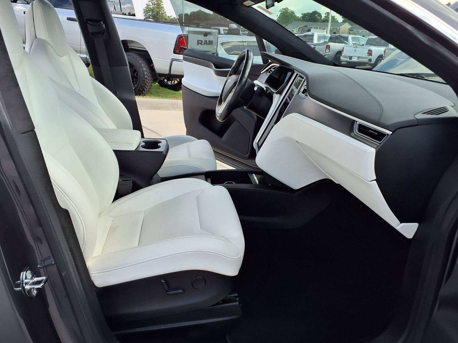 Used 2018 Tesla Model X 75D AWD/4WD image 23