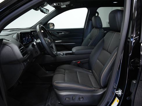 Used 2026 Chevrolet Traverse High Country w/ LPO, Floor Liner Package AWD/4WD image 37