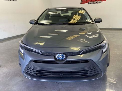 Used 2025 Toyota Corolla LE image 8