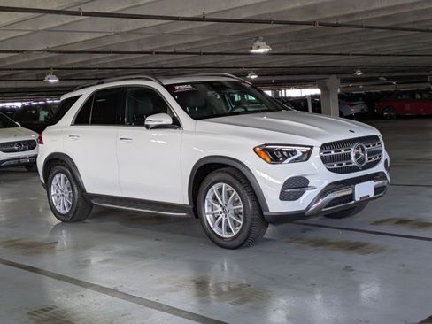 Used 2024 Mercedes-Benz GLE 350 4MATIC image 3