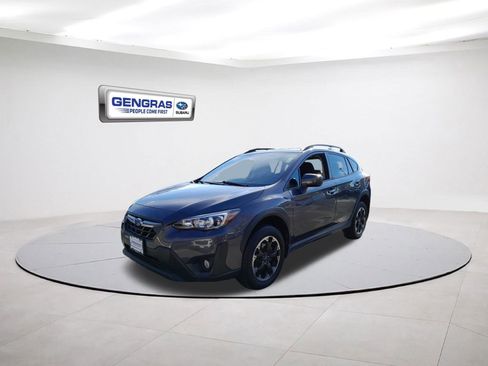 Used 2022 Subaru Crosstrek 2.0i Premium w/ Moonroof Package image 3